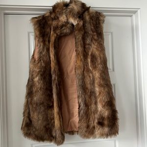 Faux fur vest size One Size Fits All (most)